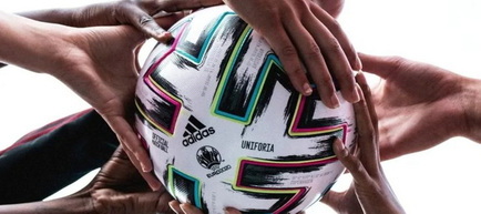 Uniforia, mingea oficială la Euro 2020. Cum a evoluat balonul în istoria competiției